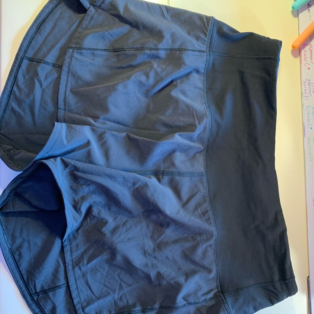 Lululemon Speed Up Short 4” Size 6 Black